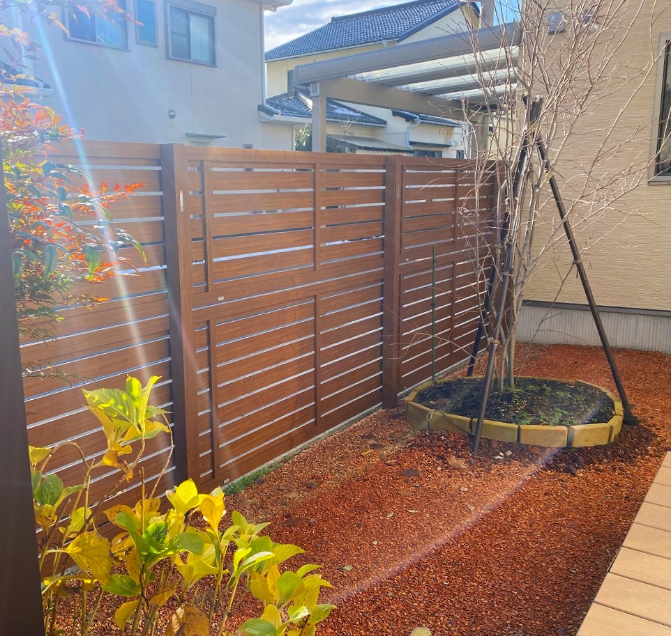 金沢市目隠しフェンス、金沢市門扉、金沢市エクテリア、石川県エクテリア、ルシアスフェンスH02型、横板格子フェンス