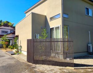 石川県格子フェンス 石川県フェンス 加賀市フェンス 石川県アプローチ 千本格子足付ユニット 石川県目隠しフェンス